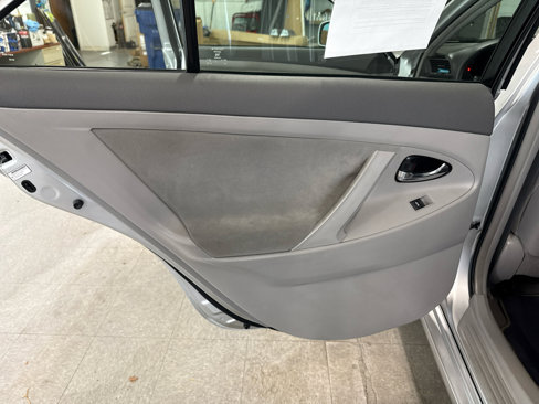 Used 2010 Toyota Camry LE image 37
