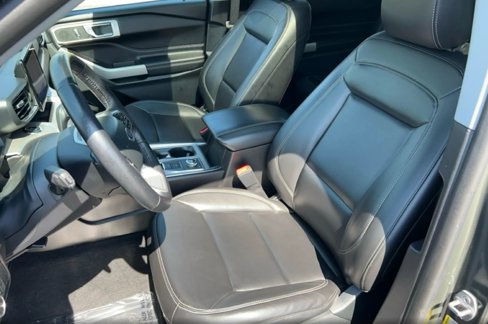 Used 2022 Ford Explorer XLT w/ Equipment Group 202A image 10