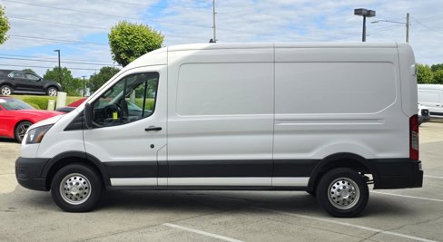 Used 2023 Ford Transit 250 Medium Roof AWD image 7