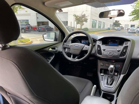 Used 2015 Ford Focus SE image 48