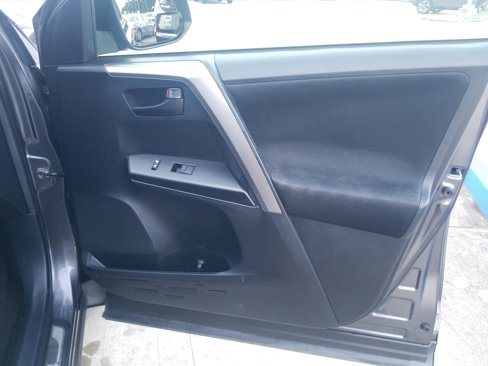 Used 2017 Toyota RAV4 LE image 16