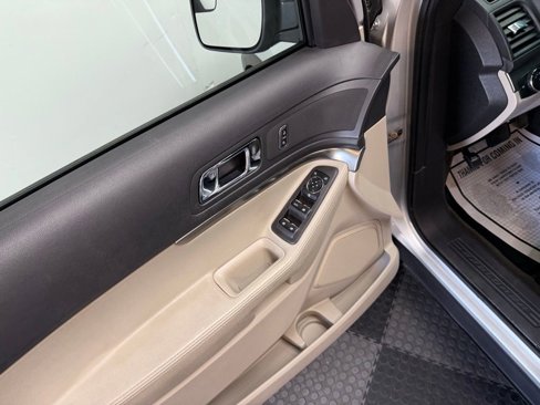 Used 2015 Ford Explorer 4WD image 16