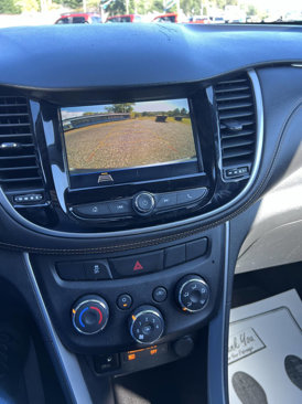 Used 2018 Chevrolet Trax LT w/ LT Convenience Package image 14