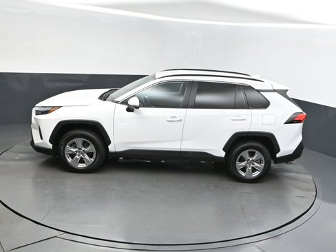 Used 2022 Toyota RAV4 XLE image 33
