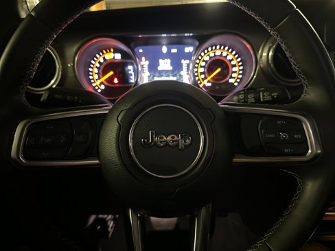 Used 2018 Jeep Wrangler Unlimited Sahara image 22