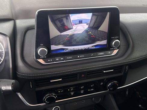 Used 2022 Nissan Rogue S image 27