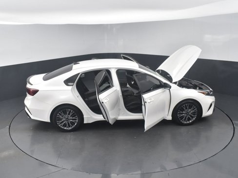 Used 2023 Kia Forte GT-Line image 25