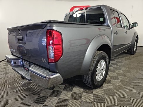 Used 2017 Nissan Frontier SV image 8
