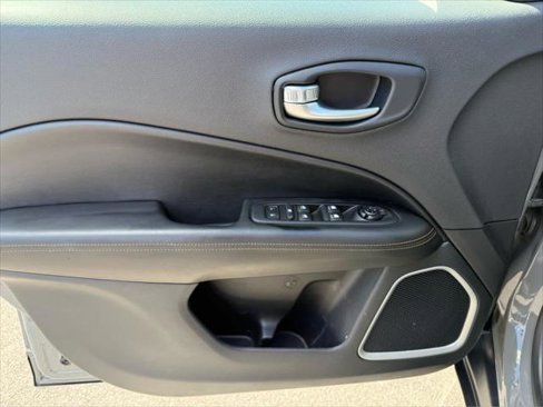 Certified 2021 Jeep Compass Limited image 10