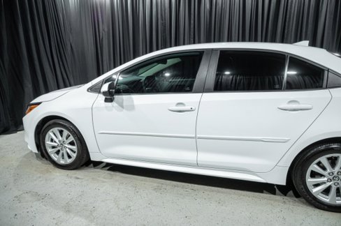 Used 2023 Toyota Corolla LE image 5