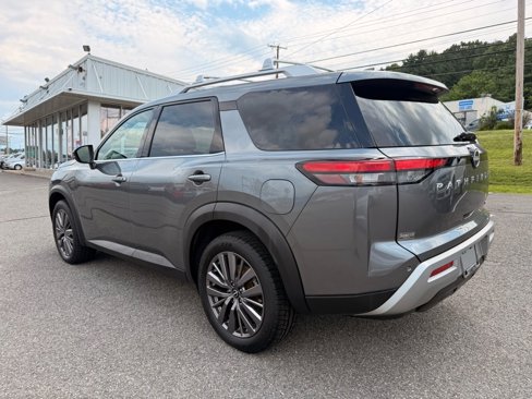 Used 2023 Nissan Pathfinder SL w/ SL Premium Package image 4