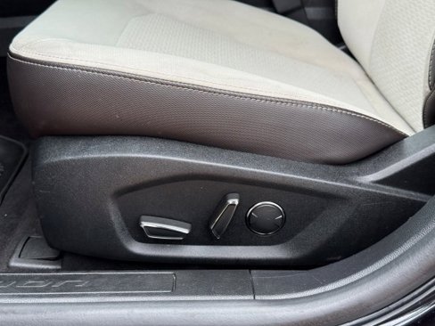 Used 2020 Ford Fusion SE w/ Equipment Group 151A image 13