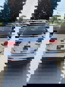 Certified 2022 Volkswagen Tiguan SE image 5