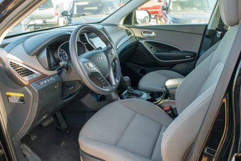Used 2017 Hyundai Santa Fe SE image 11