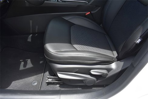 New 2025 Jeep Compass Latitude image 12
