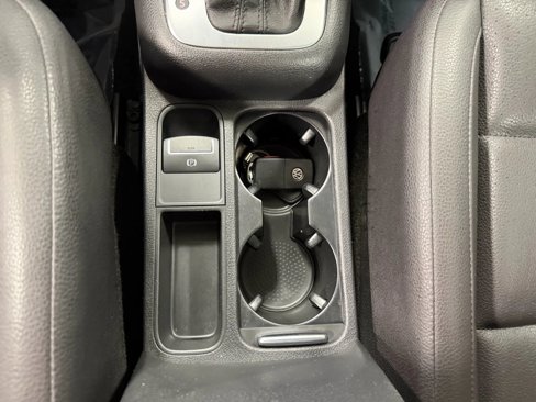 Used 2016 Volkswagen Tiguan S image 45