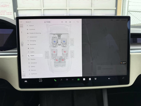 Used 2022 Tesla Model X Plaid image 13