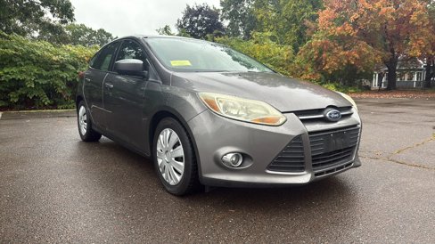 Used 2012 Ford Focus SE image 1