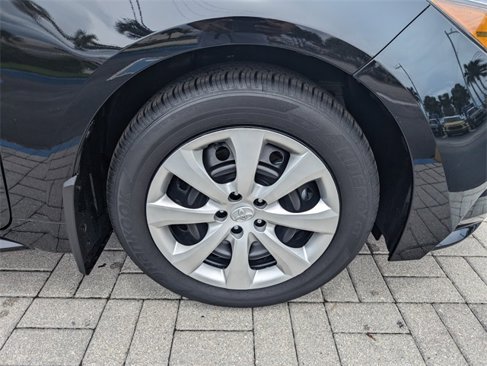 Used 2025 Toyota Corolla LE image 18