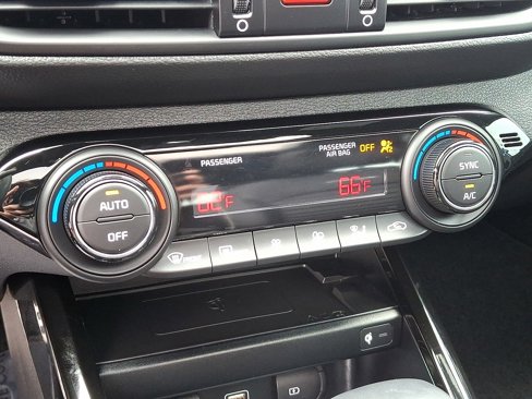 Used 2023 Kia Forte GT-Line w/ GT-Line Premium Package image 17