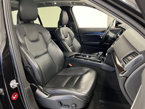 Used 2018 Volvo XC90 T5 Momentum w/ Convenience Package image 35