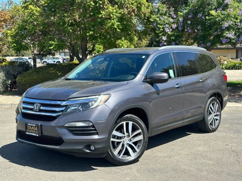 Used 2018 Honda Pilot Touring image 1