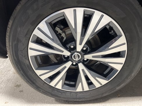 Used 2021 Nissan Rogue SV image 40