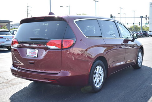 Used 2019 Chrysler Pacifica LX image 11