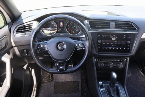 Used 2021 Volkswagen Tiguan SE R-Line image 16