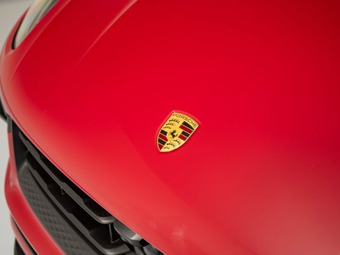 Certified 2025 Porsche Macan image 37