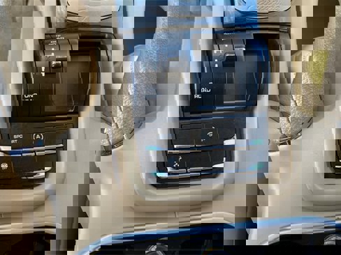 Used 2017 Porsche Cayenne image 27