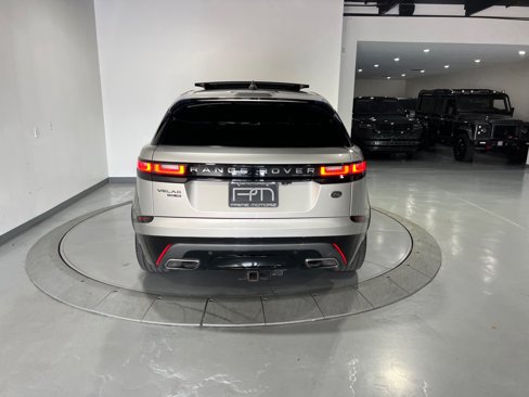 Used 2018 Land Rover Range Rover Velar R-Dynamic HSE image 11