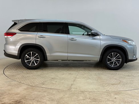 Used 2018 Toyota Highlander XLE image 8