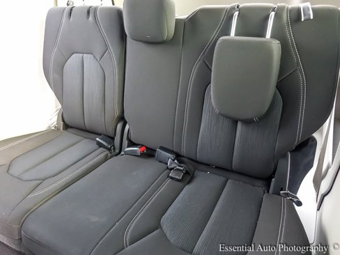 Used 2023 Chrysler Voyager LX image 17
