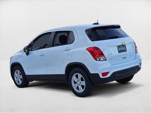 Used 2022 Chevrolet Trax LS w/ Tint and Cruise Package image 8