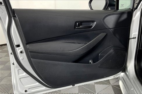 Used 2022 Toyota Corolla LE image 24