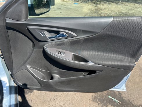 Used 2017 Chevrolet Malibu LT image 17