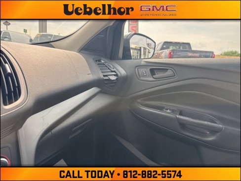 Used 2019 Ford Escape S image 32
