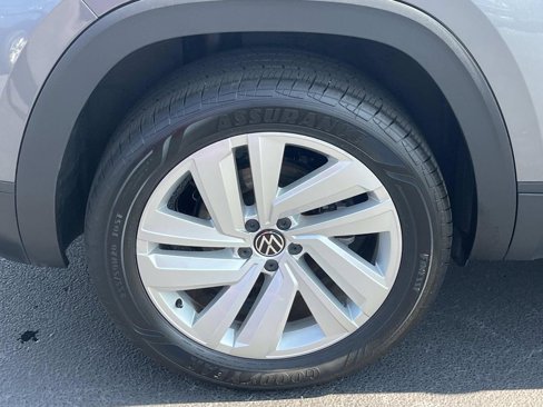 Used 2022 Volkswagen Atlas Cross Sport SE image 9