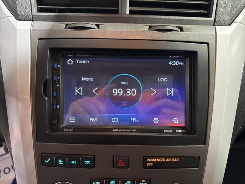 Used 2012 Chevrolet Traverse LT image 23