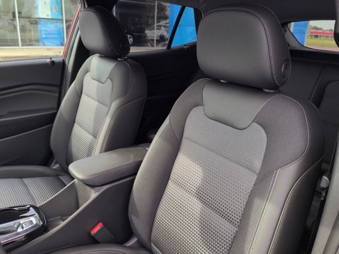 New 2025 Chevrolet Trax LT w/ Driver Confidence Package image 11