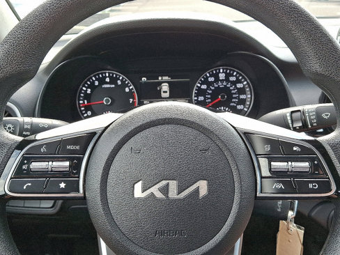 Used 2024 Kia Forte LXS image 18