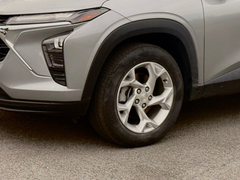 Used 2024 Chevrolet Trax LS w/ LS Convenience Package image 20