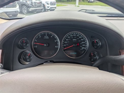 Used 2014 Chevrolet Suburban LT image 27