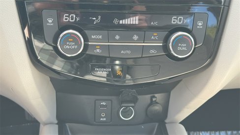 Used 2018 Nissan Rogue Sport SV image 26