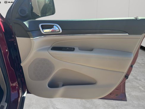 Certified 2020 Jeep Grand Cherokee Limited w/ Luxury Group II image 12
