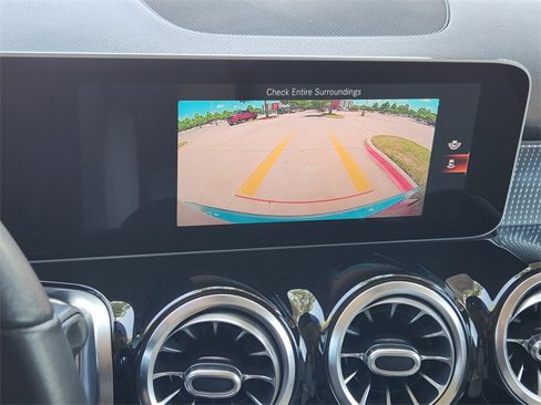 Used 2021 Mercedes-Benz GLB 250 image 18