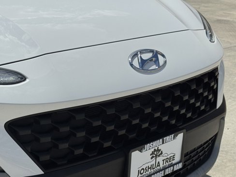 Used 2022 Hyundai Kona SEL image 7