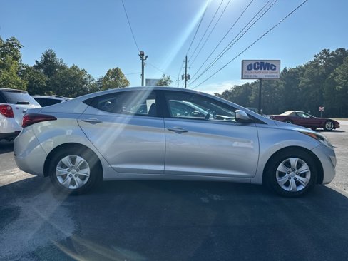 Used 2016 Hyundai Elantra SE image 7