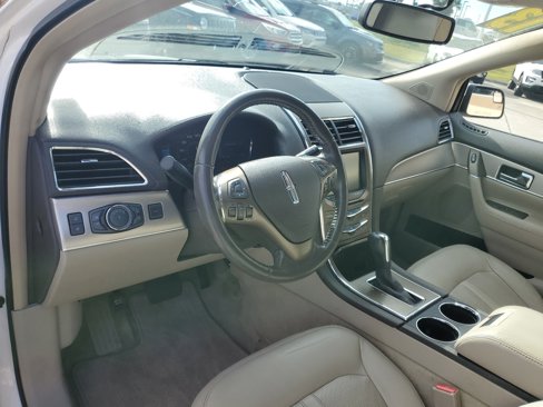 Used 2013 Lincoln MKX FWD image 16